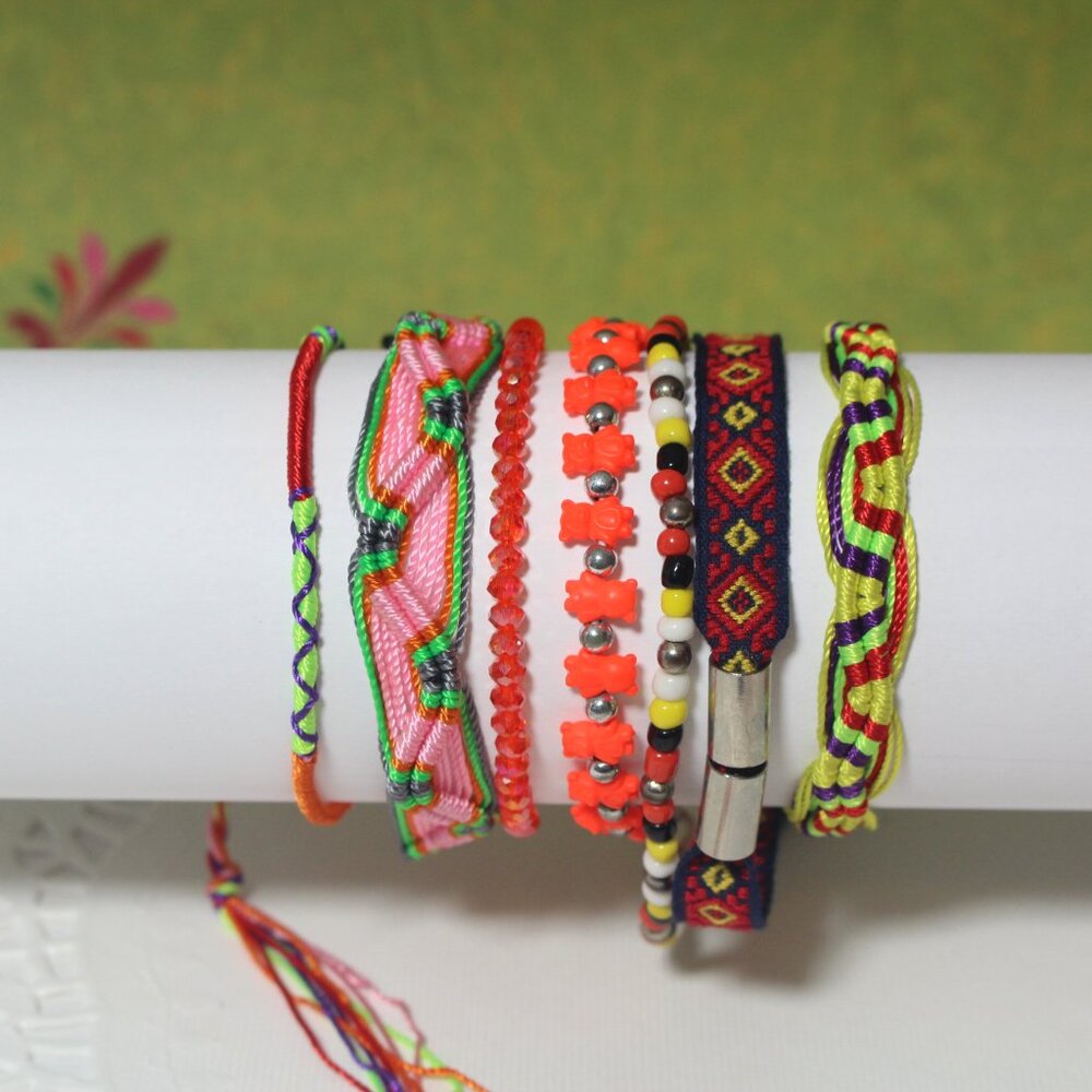 7 Friendship Woven Macrame Multicolor Slide Knot Closure Bracelet Set